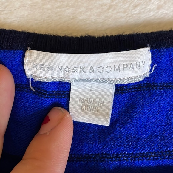 New York & Co Blue Gradient Striped Sweater with Zipper Side size Large - Picture 9 of 10